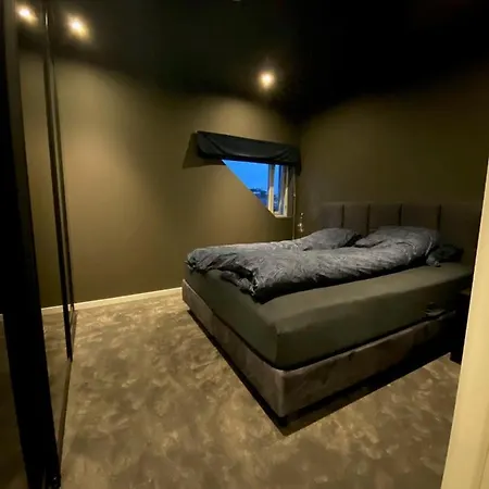 Penthouse With Private Balcony In The City Centre Of Apartment